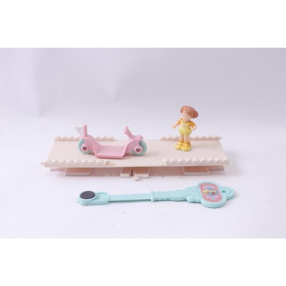 1989 Fisher-Price, Precious Places, Lindsay On The Scooter, Playset - Picture 1 of 2